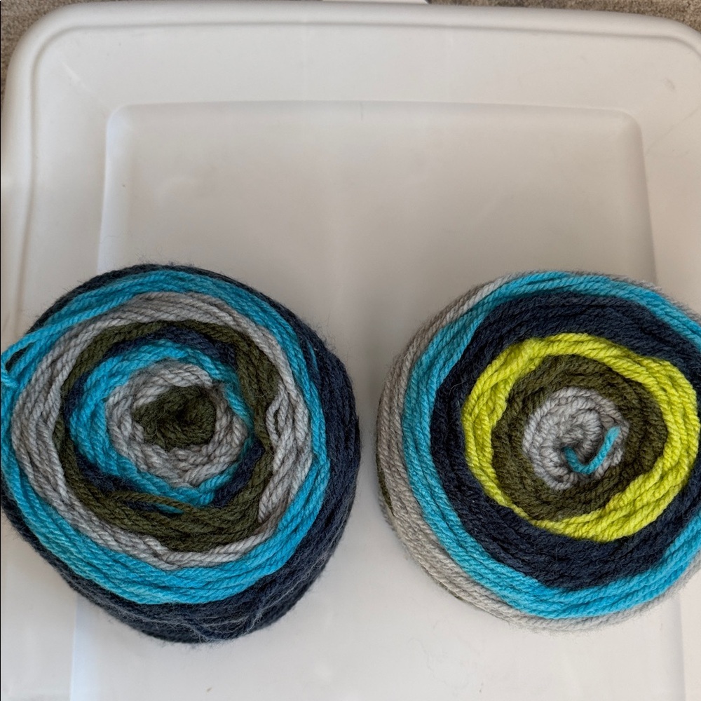 Caron Cakes yarn
Size 7.1oz each
Color: Lime twist, no lime color in one cake